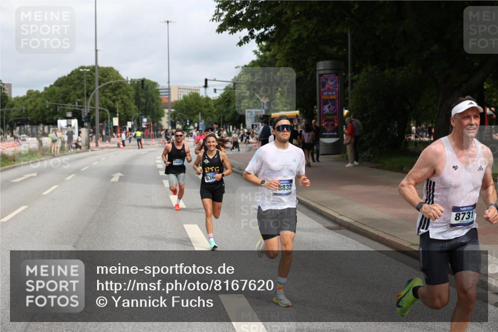 29.06.2025 - hella hamburg halbmarathon Yannick Fuchs http://msf.ph/oto/8167620 29.06.2025 10:23:02 20KM 1122, 2203, 3075, 4678, 5367, 7651, 8731, 10106, 10655, 13383, 14757, 15576, 16377, 17354, 18567, 18832 meine-sportfotos.de