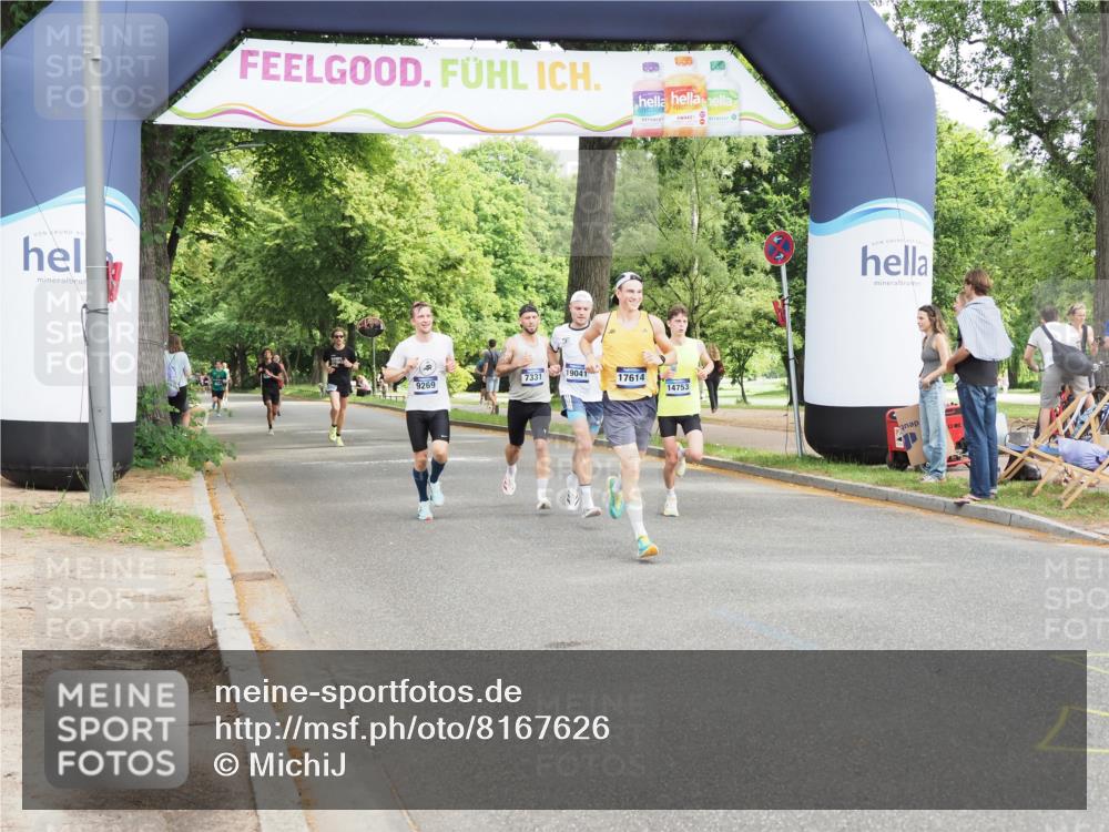 29.06.2025 - hella hamburg halbmarathon MichiJ http://msf.ph/oto/8167626 29.06.2025 10:14:29 Zwischen KM18-KM19 12360, 14753, 18569, 19041 meine-sportfotos.de