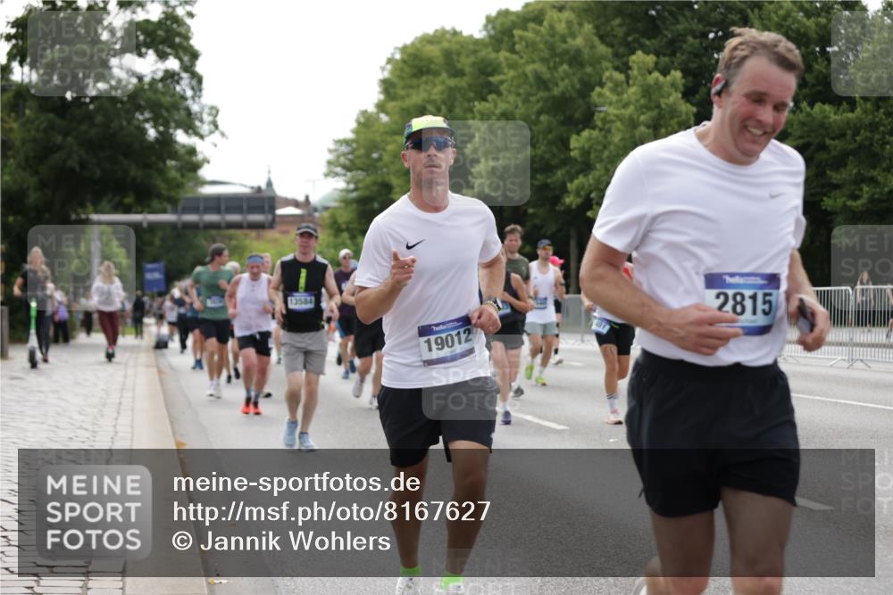 29.06.2025 - hella hamburg halbmarathon Jannik Wohlers http://msf.ph/oto/8167627 29.06.2025 10:21:02 Lombardsbrücke 1072, 1401, 2271, 2635, 2815, 3122, 3770, 3817, 3825, 3826, 4697, 4786, 5373, 5395, 5412, 5493, 6103, 6844, 7375, 7522, 7553, 7781, 8095, 8286, 8844, 9100, 9483, 9499, 9532, 9624, 10374, 10874, 10921, 11117, 11610, 12018, 12368, 13093, 13584, 13937, 14118, 14664, 15267, 15387, 15404, 15603, 15752, 15869, 16045, 16107, 16586, 16600, 17799, 17961, 17969, 18378, 18851, 19012 meine-sportfotos.de