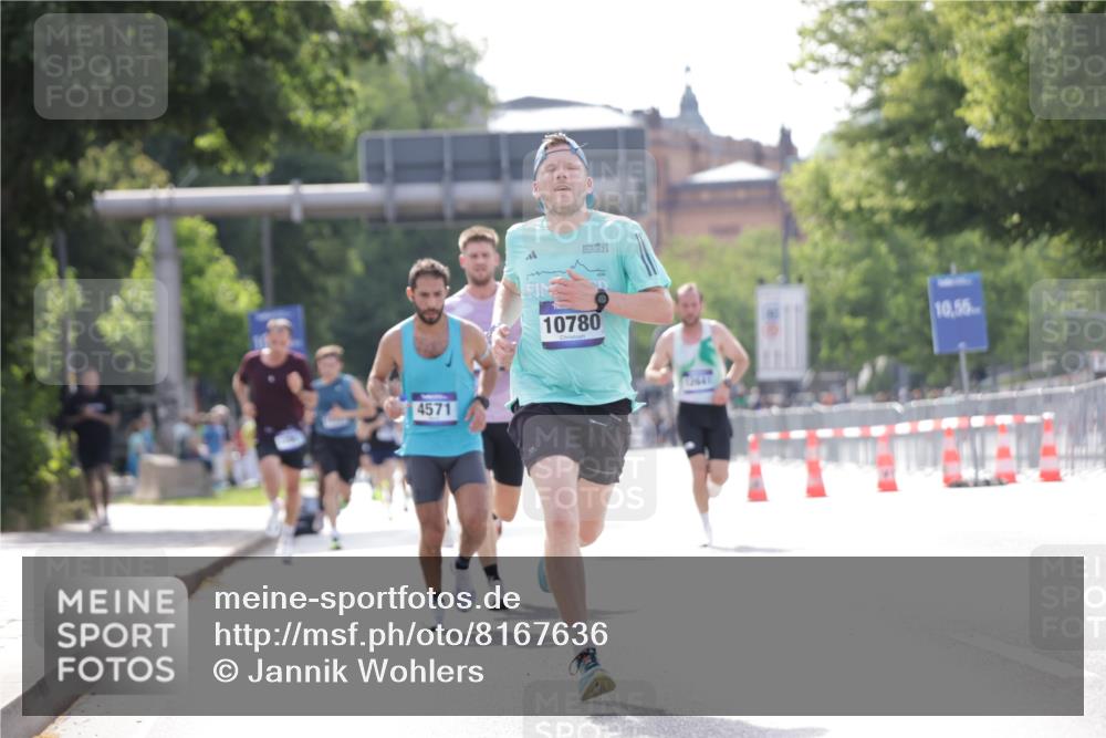 29.06.2025 - hella hamburg halbmarathon Jannik Wohlers http://msf.ph/oto/8167636 29.06.2025 09:41:11 Lombardsbrücke 2459, 4571, 9442, 10234, 10780, 11194, 16361, 16484, 17856 meine-sportfotos.de