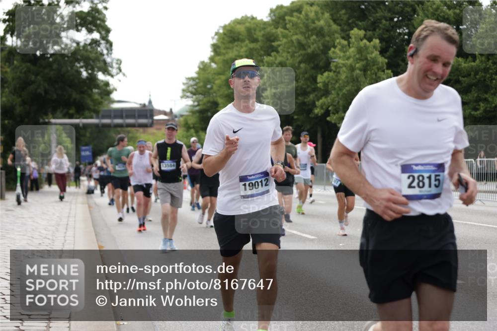 29.06.2025 - hella hamburg halbmarathon Jannik Wohlers http://msf.ph/oto/8167647 29.06.2025 10:21:02 Lombardsbrücke 1072, 1401, 2271, 2635, 2815, 3122, 3770, 3817, 3825, 3826, 4697, 4786, 5373, 5395, 5412, 5493, 6103, 6844, 7375, 7522, 7553, 7781, 8095, 8286, 8844, 9100, 9483, 9499, 9532, 9624, 10374, 10874, 10921, 11117, 11610, 12018, 12368, 13093, 13584, 13937, 14118, 14664, 15267, 15387, 15404, 15603, 15752, 15869, 16045, 16107, 16586, 16600, 17799, 17961, 17969, 18378, 18851, 19012 meine-sportfotos.de