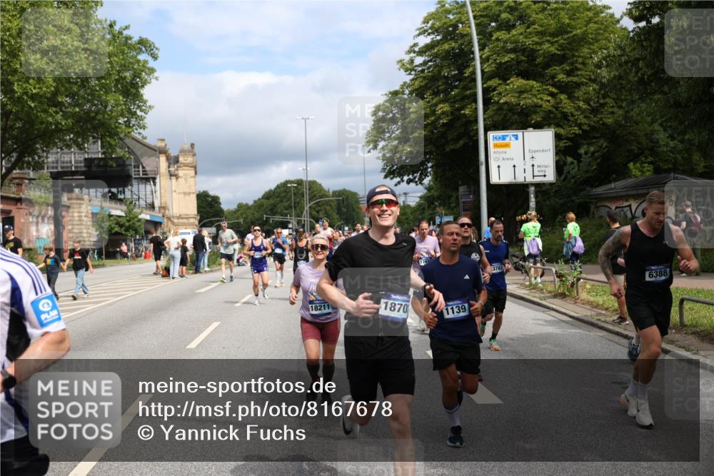 29.06.2025 - hella hamburg halbmarathon Yannick Fuchs http://msf.ph/oto/8167678 29.06.2025 10:40:51 20KM 1139, 2222, 2842, 3087, 4091, 4237, 4497, 4949, 5459, 6373, 6388, 6421, 6691, 6700, 6978, 7335, 8023, 8142, 8482, 8981, 9232, 9386, 9529, 9786, 9794, 11185, 11491, 12171, 12269, 12579, 12651, 12891, 13630, 13698, 13728, 13782, 13940, 14045, 14262, 14449, 14541, 14722, 15133, 15149, 15157, 15206, 15684, 15900, 16081, 16127, 16136, 16286, 16466, 16475, 17008, 17281, 17332, 17353, 17461, 17492, 17669, 17865, 17892, 18118 meine-sportfotos.de