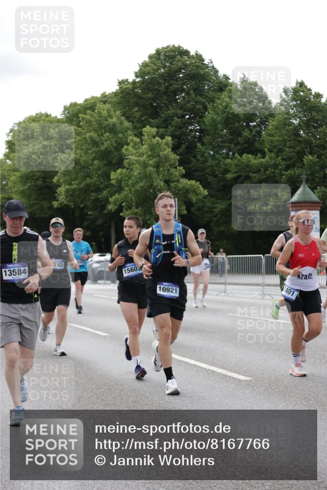 29.06.2025 - hella hamburg halbmarathon Jannik Wohlers http://msf.ph/oto/8167766 29.06.2025 10:21:04 Lombardsbrücke 1072, 1401, 2271, 2635, 2815, 3122, 3770, 3817, 3825, 3826, 4697, 4786, 5122, 5373, 5395, 5412, 5493, 5759, 6103, 6844, 7375, 7522, 7553, 7781, 8095, 8286, 8844, 9100, 9369, 9483, 9499, 9532, 9624, 10374, 10874, 10921, 11117, 11610, 12018, 12041, 12368, 13093, 13584, 13937, 14118, 14664, 15267, 15404, 15603, 15752, 15869, 16045, 16107, 16586, 17799, 17961, 17969, 18378, 18851, 19012 meine-sportfotos.de