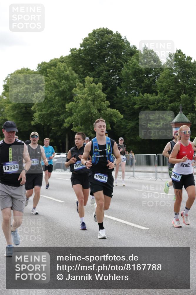 29.06.2025 - hella hamburg halbmarathon Jannik Wohlers http://msf.ph/oto/8167788 29.06.2025 10:21:04 Lombardsbrücke 1072, 1401, 2271, 2635, 2815, 3122, 3770, 3817, 3825, 3826, 4697, 4786, 5122, 5373, 5395, 5412, 5493, 5759, 6103, 6844, 7375, 7522, 7553, 7781, 8095, 8286, 8844, 9100, 9369, 9483, 9499, 9532, 9624, 10374, 10874, 10921, 11117, 11610, 12018, 12041, 12368, 13093, 13584, 13937, 14118, 14664, 15267, 15404, 15603, 15752, 15869, 16045, 16107, 16586, 17799, 17961, 17969, 18378, 18851, 19012 meine-sportfotos.de