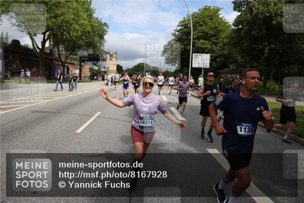 29.06.2025 - hella hamburg halbmarathon Yannick Fuchs http://msf.ph/oto/8167928 29.06.2025 10:40:52 20KM 1139, 2222, 2842, 3087, 4091, 4237, 4497, 4949, 5459, 6373, 6388, 6421, 6691, 6700, 6978, 7335, 8023, 8142, 8482, 8981, 9232, 9386, 9529, 9786, 9794, 11185, 11491, 12171, 12269, 12579, 12651, 12891, 13630, 13698, 13728, 13782, 13940, 14045, 14262, 14449, 14541, 14722, 15133, 15149, 15157, 15206, 15684, 15900, 16081, 16127, 16136, 16286, 16466, 16475, 17008, 17281, 17353, 17461, 17492, 17669, 17865, 17892, 18118 meine-sportfotos.de