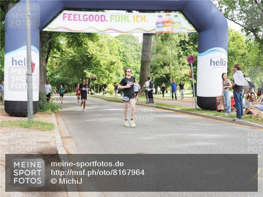 29.06.2025 - hella hamburg halbmarathon MichiJ http://msf.ph/oto/8167964 29.06.2025 10:14:33 Zwischen KM18-KM19 7331, 9269, 14753, 17614, 18569, 19041 meine-sportfotos.de
