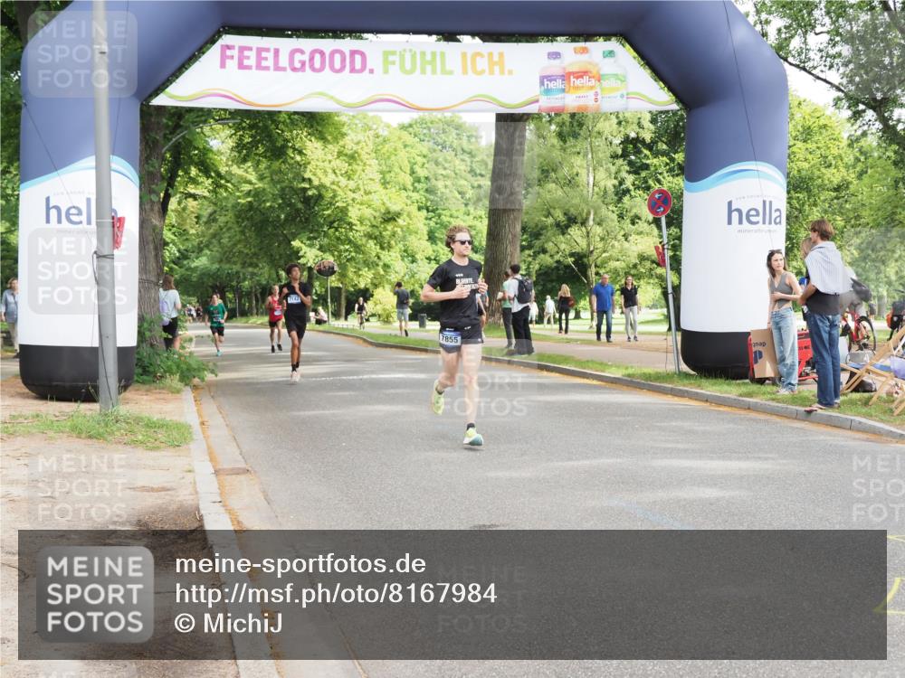 29.06.2025 - hella hamburg halbmarathon MichiJ http://msf.ph/oto/8167984 29.06.2025 10:14:33 Zwischen KM18-KM19 7331, 9269, 14753, 17614, 18569, 19041 meine-sportfotos.de