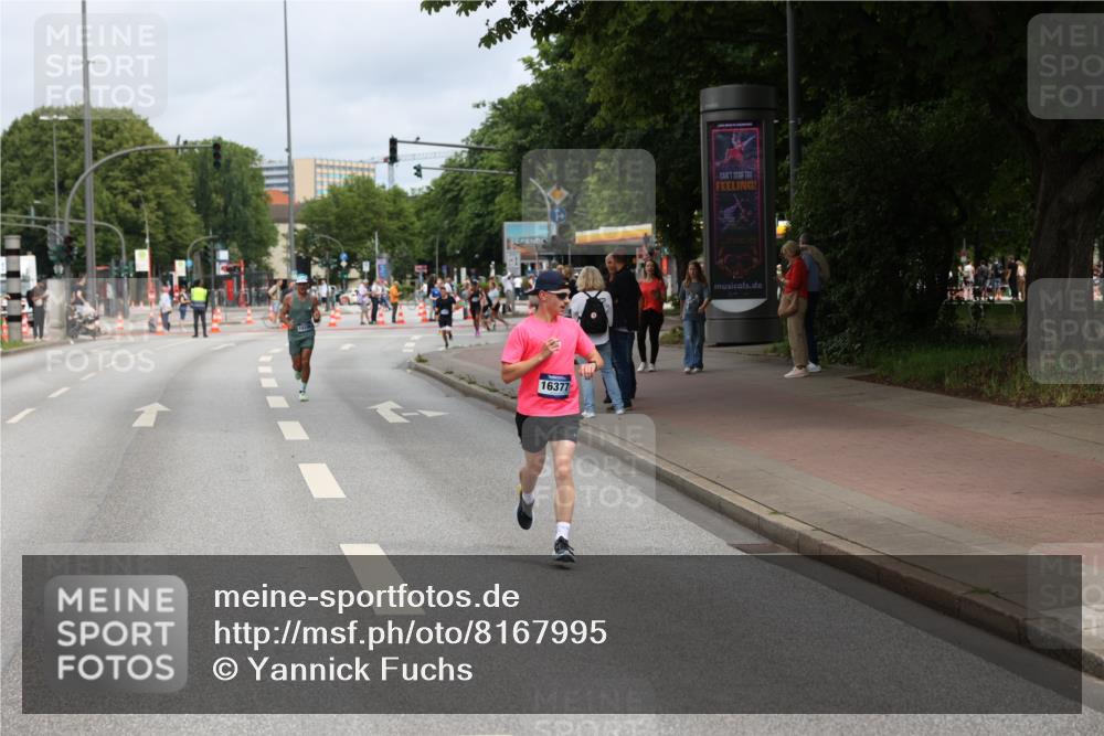 29.06.2025 - hella hamburg halbmarathon Yannick Fuchs http://msf.ph/oto/8167995 29.06.2025 10:23:08 20KM 1122, 3075, 4678, 5367, 8731, 10106, 12189, 12529, 13383, 16377, 18567, 18832 meine-sportfotos.de
