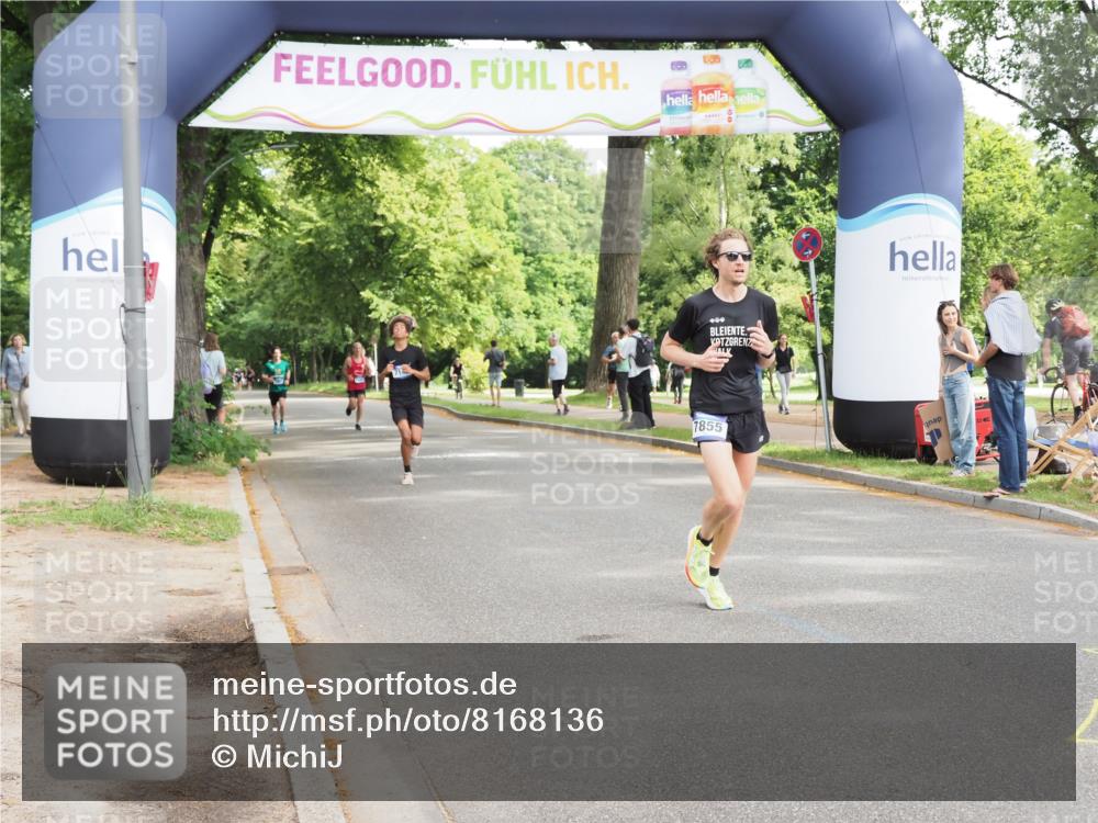29.06.2025 - hella hamburg halbmarathon MichiJ http://msf.ph/oto/8168136 29.06.2025 10:14:34 Zwischen KM18-KM19 7331, 7855, 9269, 14753, 17614, 19041 meine-sportfotos.de