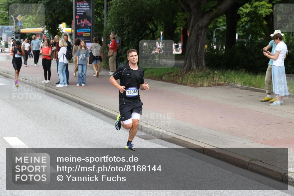 29.06.2025 - hella hamburg halbmarathon Yannick Fuchs http://msf.ph/oto/8168144 29.06.2025 10:23:19 20KM 2604, 3075, 10106, 12189, 12529, 13383, 15883 meine-sportfotos.de