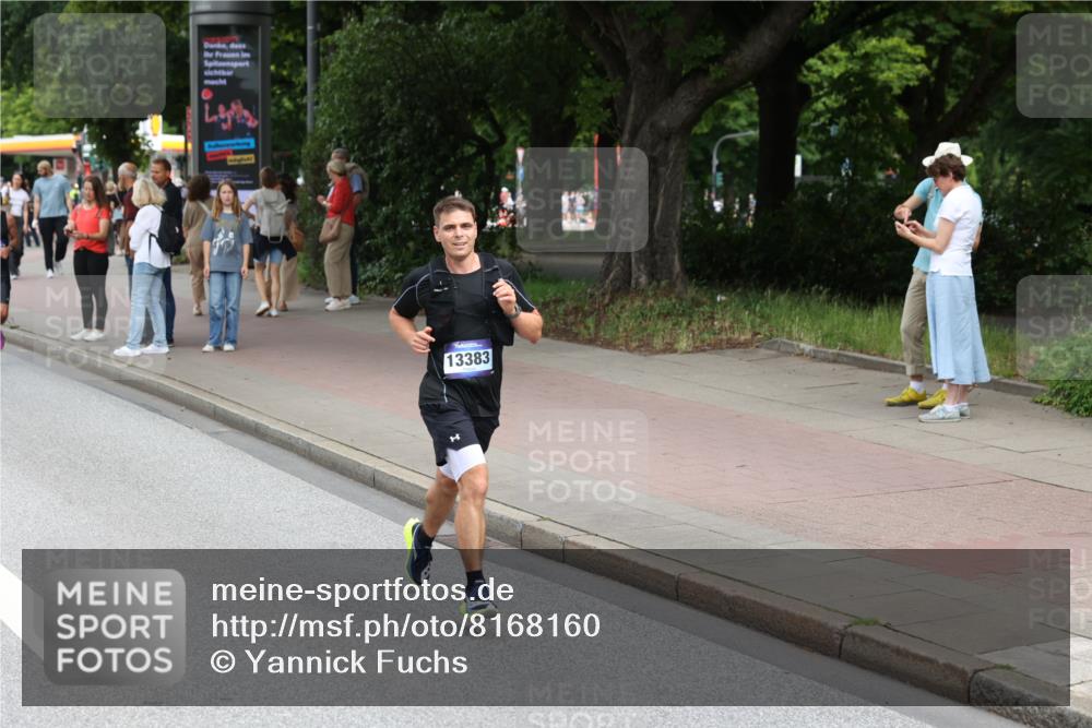 29.06.2025 - hella hamburg halbmarathon Yannick Fuchs http://msf.ph/oto/8168160 29.06.2025 10:23:19 20KM 2604, 3075, 10106, 12189, 12529, 13383, 15883 meine-sportfotos.de