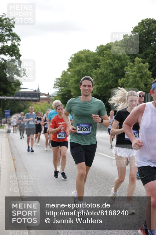 29.06.2025 - hella hamburg halbmarathon Jannik Wohlers http://msf.ph/oto/8168240 29.06.2025 10:21:07 Lombardsbrücke 1072, 1401, 2271, 2635, 2815, 3122, 3770, 3817, 3825, 3826, 4697, 4786, 5122, 5373, 5395, 5412, 5493, 5759, 5957, 6086, 6103, 6844, 7375, 7522, 7553, 7612, 7781, 8095, 8286, 8896, 9100, 9369, 9483, 9499, 9532, 9624, 10374, 10874, 10921, 11117, 11610, 12018, 12041, 12368, 12402, 12659, 13093, 13584, 13937, 14118, 14278, 14664, 15267, 15404, 15603, 15752, 15869, 16045, 16107, 17799, 17969, 18378, 18851, 19012 meine-sportfotos.de
