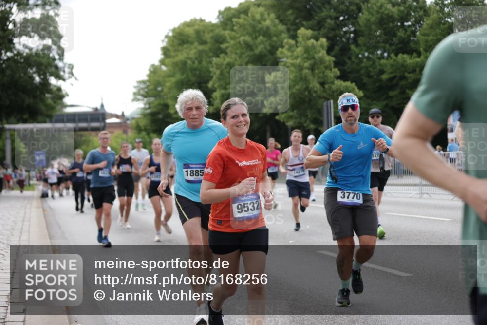 29.06.2025 - hella hamburg halbmarathon Jannik Wohlers http://msf.ph/oto/8168256 29.06.2025 10:21:09 Lombardsbrücke 1072, 1401, 2271, 2815, 3770, 3817, 3825, 3826, 4375, 4376, 4697, 4786, 5122, 5373, 5412, 5759, 5957, 6086, 6103, 6844, 7375, 7612, 7781, 8095, 8286, 8896, 9100, 9369, 9483, 9499, 9532, 9624, 10374, 10874, 10921, 12018, 12041, 12368, 12402, 12659, 13093, 13584, 13937, 14118, 14278, 14664, 15267, 15404, 15603, 15869, 16045, 16107, 17799, 17969, 18378, 18851, 19012 meine-sportfotos.de