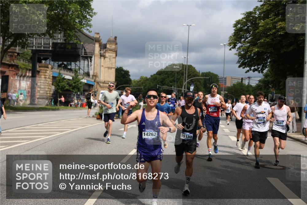 29.06.2025 - hella hamburg halbmarathon Yannick Fuchs http://msf.ph/oto/8168273 29.06.2025 10:40:54 20KM 1139, 2222, 2842, 3087, 4091, 4237, 4497, 4949, 5459, 6373, 6388, 6421, 6691, 6978, 7335, 8023, 8142, 8482, 8981, 9232, 9386, 9497, 9529, 9786, 9794, 10208, 10211, 11185, 11491, 11858, 12171, 12269, 12579, 12651, 12808, 12891, 13554, 13698, 13728, 13782, 13940, 14045, 14262, 14449, 14541, 14722, 15026, 15133, 15149, 15157, 15206, 15684, 15900, 16081, 16127, 16136, 16286, 16466, 16475, 17008, 17281, 17353, 17461, 17492, 17669, 17865, 17892, 18118 meine-sportfotos.de