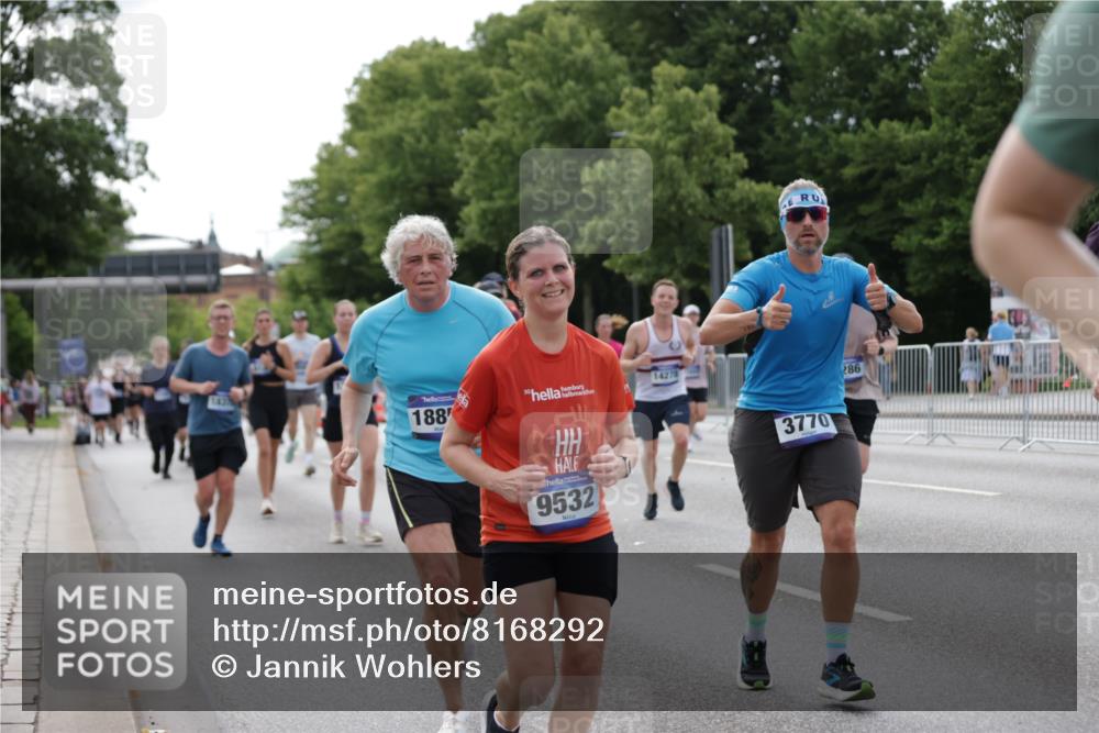 29.06.2025 - hella hamburg halbmarathon Jannik Wohlers http://msf.ph/oto/8168292 29.06.2025 10:21:09 Lombardsbrücke 1072, 1401, 2271, 2815, 3770, 3817, 3825, 3826, 4375, 4376, 4697, 4786, 5122, 5373, 5412, 5759, 5957, 6086, 6103, 6844, 7375, 7612, 7781, 8095, 8286, 8896, 9100, 9369, 9483, 9499, 9532, 9624, 10374, 10874, 10921, 12018, 12041, 12368, 12402, 12659, 13093, 13584, 13937, 14118, 14278, 14664, 15267, 15404, 15603, 15869, 16045, 16107, 17799, 17969, 18378, 18851, 19012 meine-sportfotos.de