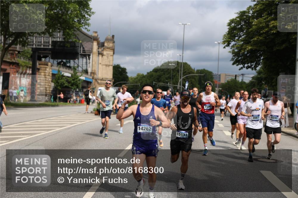 29.06.2025 - hella hamburg halbmarathon Yannick Fuchs http://msf.ph/oto/8168300 29.06.2025 10:40:54 20KM 1139, 2222, 2842, 3087, 4091, 4237, 4497, 4949, 5459, 6373, 6388, 6421, 6691, 6978, 7335, 8023, 8142, 8482, 8981, 9232, 9386, 9497, 9529, 9786, 9794, 10208, 10211, 11185, 11491, 11858, 12171, 12269, 12579, 12651, 12808, 12891, 13554, 13698, 13728, 13782, 13940, 14045, 14262, 14449, 14541, 14722, 15026, 15133, 15149, 15157, 15206, 15684, 15900, 16081, 16127, 16136, 16286, 16466, 16475, 17008, 17281, 17353, 17461, 17492, 17669, 17865, 17892, 18118 meine-sportfotos.de