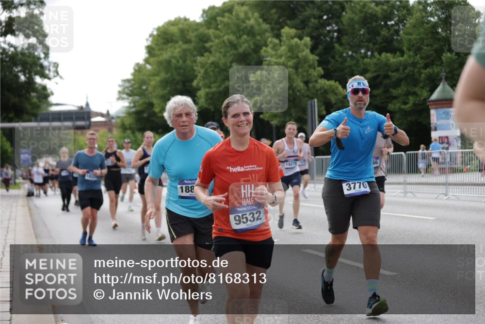 29.06.2025 - hella hamburg halbmarathon Jannik Wohlers http://msf.ph/oto/8168313 29.06.2025 10:21:09 Lombardsbrücke 1072, 1401, 2271, 2815, 3770, 3817, 3825, 3826, 4375, 4376, 4697, 4786, 5122, 5373, 5412, 5759, 5957, 6086, 6103, 6844, 7375, 7612, 7781, 8095, 8286, 8896, 9100, 9369, 9483, 9499, 9532, 9624, 10374, 10874, 10921, 12018, 12041, 12368, 12402, 12659, 13093, 13584, 13937, 14118, 14278, 14664, 15267, 15404, 15603, 15869, 16045, 16107, 17799, 17969, 18378, 18851, 19012 meine-sportfotos.de