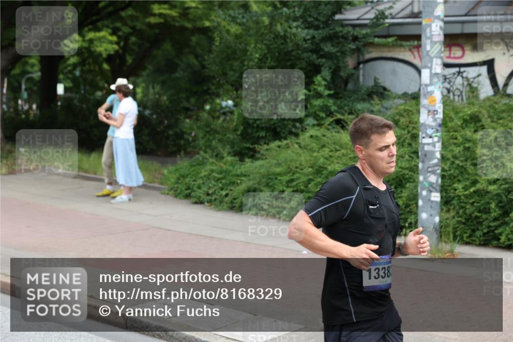 29.06.2025 - hella hamburg halbmarathon Yannick Fuchs http://msf.ph/oto/8168329 29.06.2025 10:23:20 20KM 1953, 2604, 3075, 7389, 10106, 12189, 12529, 13383, 15883 meine-sportfotos.de
