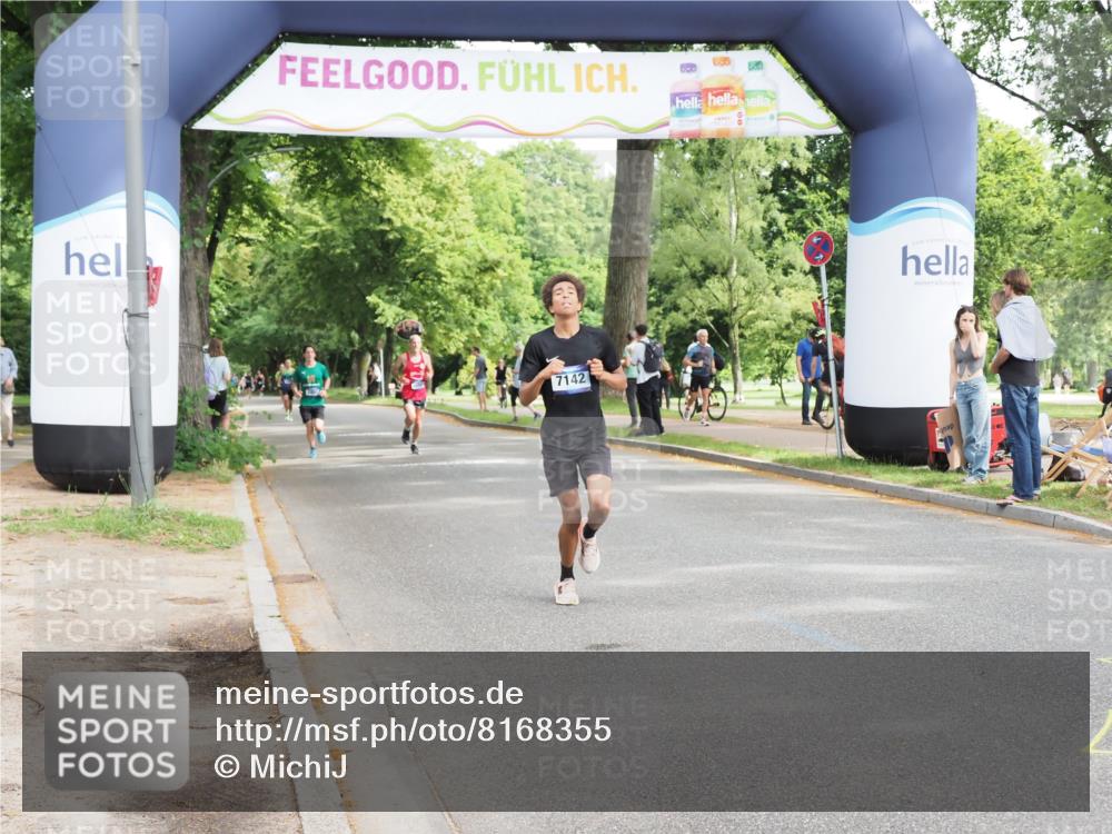 29.06.2025 - hella hamburg halbmarathon MichiJ http://msf.ph/oto/8168355 29.06.2025 10:14:36 Zwischen KM18-KM19 7142, 7331, 7855, 9269, 14753, 17614, 19041 meine-sportfotos.de