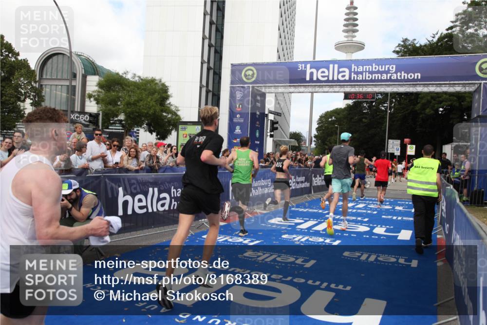 29.06.2025 - hella hamburg halbmarathon Michael Strokosch http://msf.ph/oto/8168389 29.06.2025 10:36:08 Ziel 2399, 6032, 9313, 10477, 12168, 12488, 13419, 14875, 17217, 18156, 18259 meine-sportfotos.de