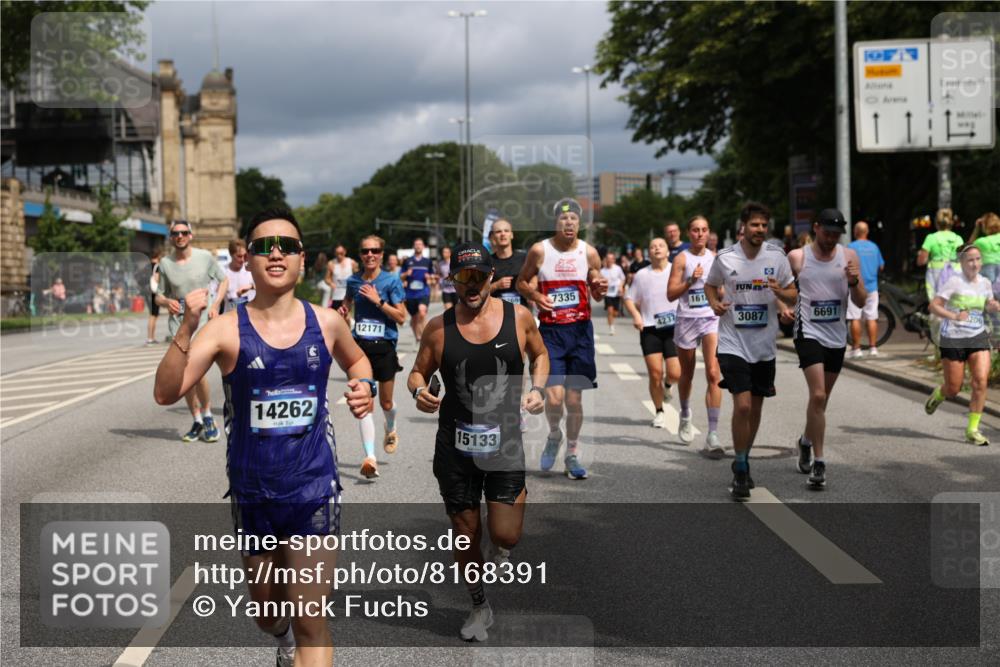 29.06.2025 - hella hamburg halbmarathon Yannick Fuchs http://msf.ph/oto/8168391 29.06.2025 10:40:55 20KM 1139, 2222, 2842, 3087, 4091, 4237, 4497, 4949, 5459, 6373, 6388, 6421, 6691, 6978, 7335, 8023, 8142, 8482, 8981, 9232, 9386, 9497, 9529, 9786, 9794, 10208, 10211, 11185, 11491, 11858, 12171, 12269, 12579, 12651, 12808, 12891, 13554, 13698, 13728, 13782, 13940, 14045, 14262, 14449, 14541, 14722, 15026, 15133, 15149, 15157, 15206, 15611, 15684, 15900, 16081, 16127, 16136, 16466, 16475, 17008, 17281, 17353, 17461, 17492, 17669, 17865, 17892, 18118 meine-sportfotos.de