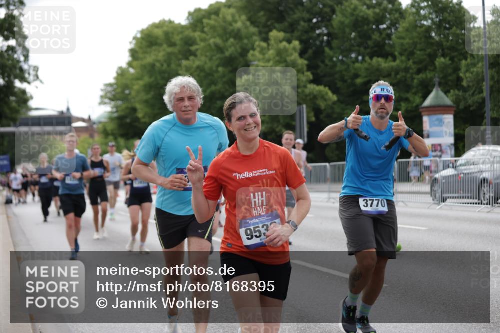 29.06.2025 - hella hamburg halbmarathon Jannik Wohlers http://msf.ph/oto/8168395 29.06.2025 10:21:09 Lombardsbrücke 1072, 1401, 2271, 2815, 3770, 3817, 3825, 3826, 4375, 4376, 4697, 4786, 5122, 5373, 5412, 5759, 5957, 6086, 6103, 6844, 7375, 7612, 7781, 8095, 8286, 8896, 9100, 9369, 9483, 9499, 9532, 9624, 10374, 10874, 10921, 12018, 12041, 12368, 12402, 12659, 13093, 13584, 13937, 14118, 14278, 14664, 15267, 15404, 15603, 15869, 16045, 16107, 17799, 17969, 18378, 18851, 19012 meine-sportfotos.de