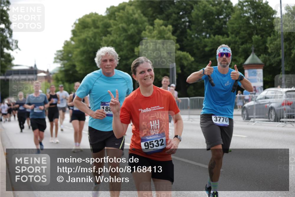 29.06.2025 - hella hamburg halbmarathon Jannik Wohlers http://msf.ph/oto/8168413 29.06.2025 10:21:09 Lombardsbrücke 1072, 1401, 2271, 2815, 3770, 3817, 3825, 3826, 4375, 4376, 4697, 4786, 5122, 5373, 5412, 5759, 5957, 6086, 6103, 6844, 7375, 7612, 7781, 8095, 8286, 8896, 9100, 9369, 9483, 9499, 9532, 9624, 10374, 10874, 10921, 12018, 12041, 12368, 12402, 12659, 13093, 13584, 13937, 14118, 14278, 14664, 15267, 15404, 15603, 15869, 16045, 16107, 17799, 17969, 18378, 18851, 19012 meine-sportfotos.de