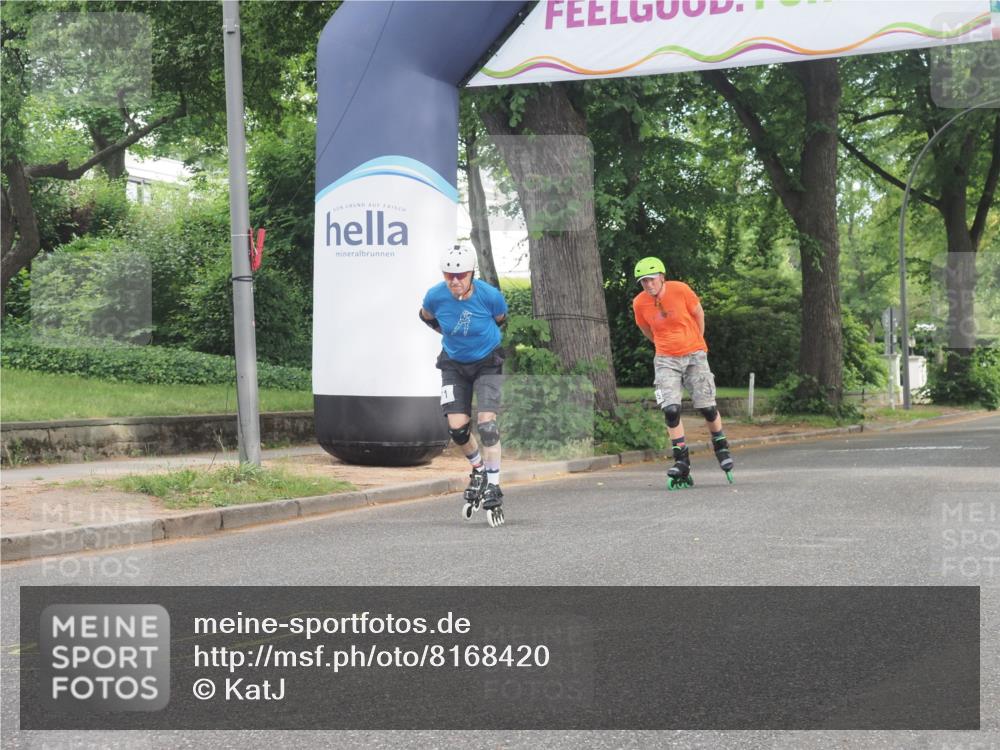 29.06.2025 - hella hamburg halbmarathon KatJ http://msf.ph/oto/8168420 29.06.2025 09:17:02 Zwischen KM18-KM19  meine-sportfotos.de