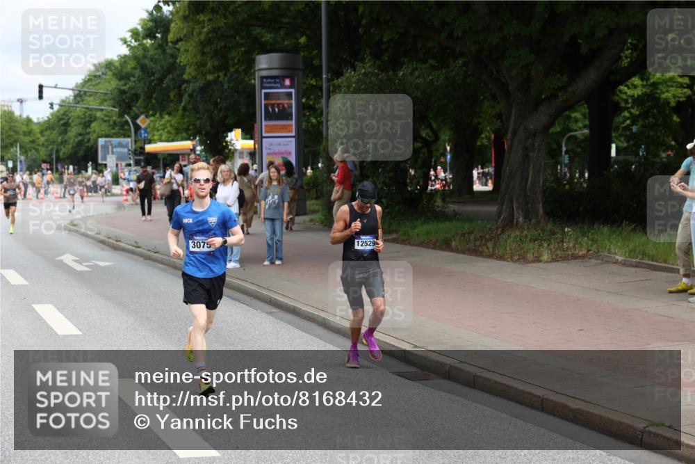 29.06.2025 - hella hamburg halbmarathon Yannick Fuchs http://msf.ph/oto/8168432 29.06.2025 10:23:22 20KM 1953, 2604, 3075, 7389, 10106, 12189, 12529, 13383, 15883 meine-sportfotos.de