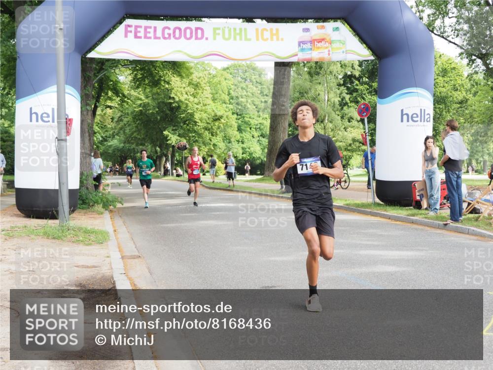 29.06.2025 - hella hamburg halbmarathon MichiJ http://msf.ph/oto/8168436 29.06.2025 10:14:36 Zwischen KM18-KM19 7142, 7331, 7855, 9269, 14753, 17614, 19041 meine-sportfotos.de