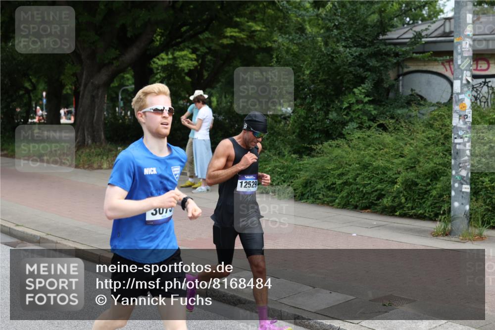 29.06.2025 - hella hamburg halbmarathon Yannick Fuchs http://msf.ph/oto/8168484 29.06.2025 10:23:23 20KM 1953, 2604, 3075, 7389, 12189, 12529, 13383, 15883 meine-sportfotos.de