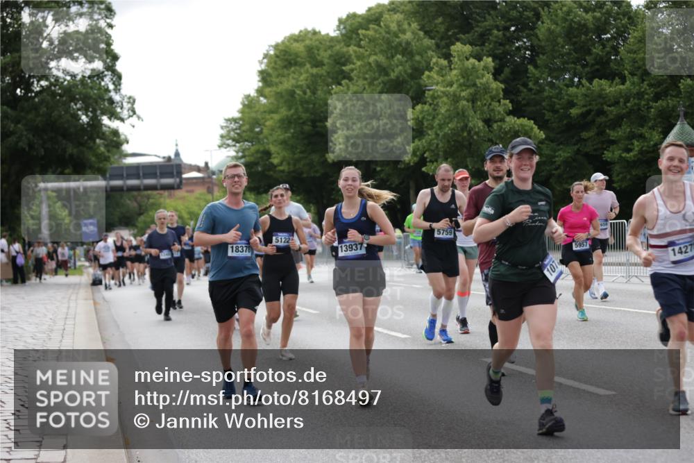 29.06.2025 - hella hamburg halbmarathon Jannik Wohlers http://msf.ph/oto/8168497 29.06.2025 10:21:11 Lombardsbrücke 1072, 1401, 1668, 2815, 3770, 3817, 3825, 3826, 4375, 4376, 4697, 4786, 5122, 5412, 5759, 5957, 6086, 6103, 7375, 7612, 7781, 8095, 8286, 8896, 9100, 9369, 9483, 9499, 9532, 9624, 10374, 10874, 10921, 12018, 12041, 12368, 12402, 12659, 13093, 13584, 13604, 13937, 14118, 14278, 14664, 15267, 15404, 15603, 15869, 16045, 16107, 17799, 17903, 17932, 18378, 18851, 19012 meine-sportfotos.de