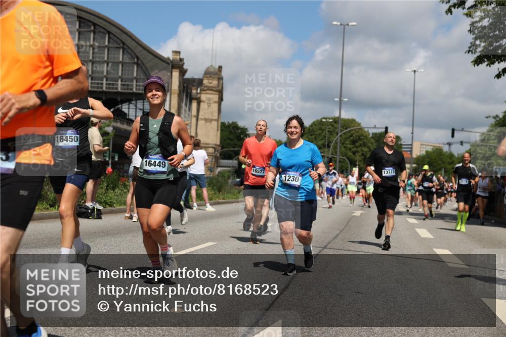 29.06.2025 - hella hamburg halbmarathon Yannick Fuchs http://msf.ph/oto/8168523 29.06.2025 11:37:58 20KM 1230, 1291, 1314, 1661, 2173, 2550, 2576, 3524, 3896, 4139, 4329, 4612, 4752, 5139, 5707, 5735, 5901, 6137, 6250, 6344, 6379, 6673, 6995, 7956, 8582, 8984, 9009, 9470, 9811, 9937, 9946, 10269, 11421, 11664, 12298, 12318, 12409, 12660, 12661, 13495, 13715, 13957, 15101, 15345, 15536, 16002, 16306, 16390, 16449, 16450, 16560, 16577, 17139, 18332, 18400, 18401, 18482, 18674, 18872, 18888 meine-sportfotos.de