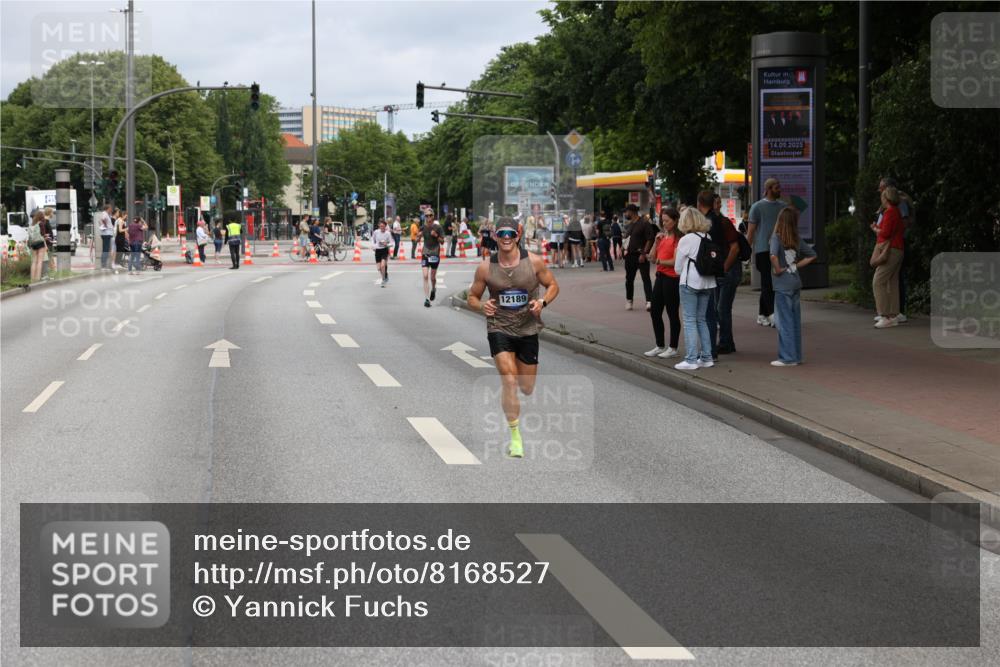 29.06.2025 - hella hamburg halbmarathon Yannick Fuchs http://msf.ph/oto/8168527 29.06.2025 10:23:27 20KM 1953, 2604, 3075, 7389, 10222, 12189, 12529, 13383, 14140, 15883, 17488 meine-sportfotos.de