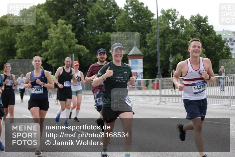 29.06.2025 - hella hamburg halbmarathon Jannik Wohlers http://msf.ph/oto/8168534 29.06.2025 10:21:11 Lombardsbrücke 1072, 1401, 1668, 2815, 3770, 3817, 3825, 3826, 4375, 4376, 4697, 4786, 5122, 5412, 5759, 5957, 6086, 6103, 7375, 7612, 7781, 8095, 8286, 8896, 9100, 9369, 9483, 9499, 9532, 9624, 10374, 10874, 10921, 12018, 12041, 12368, 12402, 12659, 13093, 13584, 13604, 13937, 14118, 14278, 14664, 15267, 15404, 15603, 15869, 16045, 16107, 17799, 17903, 17932, 18378, 18851, 19012 meine-sportfotos.de