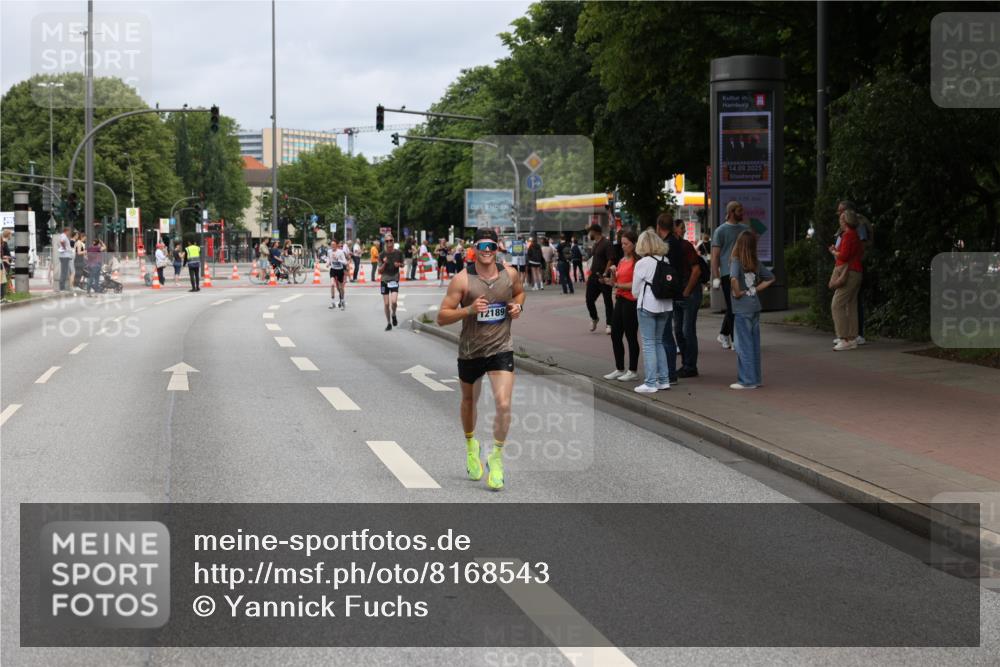 29.06.2025 - hella hamburg halbmarathon Yannick Fuchs http://msf.ph/oto/8168543 29.06.2025 10:23:27 20KM 1953, 2604, 3075, 7389, 10222, 12189, 12529, 13383, 14140, 15883, 17488 meine-sportfotos.de