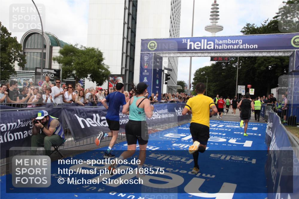 29.06.2025 - hella hamburg halbmarathon Michael Strokosch http://msf.ph/oto/8168575 29.06.2025 10:36:14 Ziel 2774, 6032, 6990, 12168, 12447, 12488, 14601, 14875, 15115, 17078, 17329, 17691, 18600 meine-sportfotos.de