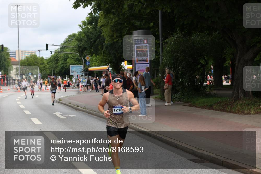 29.06.2025 - hella hamburg halbmarathon Yannick Fuchs http://msf.ph/oto/8168593 29.06.2025 10:23:28 20KM 1953, 2604, 3075, 7389, 10222, 12189, 12529, 13383, 14140, 15883, 17488 meine-sportfotos.de