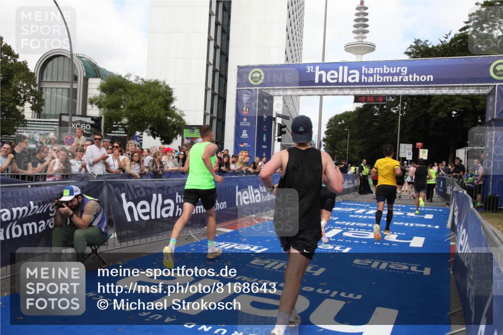 29.06.2025 - hella hamburg halbmarathon Michael Strokosch http://msf.ph/oto/8168643 29.06.2025 10:36:15 Ziel 2774, 6032, 6990, 12447, 13991, 14601, 14875, 15115, 17078, 17329, 17691, 18600 meine-sportfotos.de