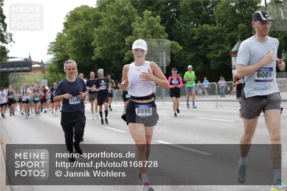 29.06.2025 - hella hamburg halbmarathon Jannik Wohlers http://msf.ph/oto/8168728 29.06.2025 10:21:15 Lombardsbrücke 1072, 1401, 1668, 2172, 2529, 3770, 3825, 3826, 4289, 4375, 4376, 4697, 4786, 5122, 5412, 5759, 5957, 6086, 6103, 6475, 6805, 7612, 7672, 8286, 8715, 8896, 9369, 9483, 9499, 9532, 10019, 10374, 10874, 12041, 12368, 12402, 12659, 13093, 13584, 13604, 13937, 14118, 14278, 15404, 15603, 15869, 16045, 17903, 17932, 18378, 18439, 18851 meine-sportfotos.de