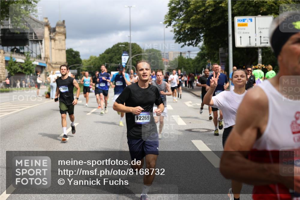 29.06.2025 - hella hamburg halbmarathon Yannick Fuchs http://msf.ph/oto/8168732 29.06.2025 10:40:57 20KM 1139, 2222, 2623, 3087, 4091, 4237, 4497, 5459, 6373, 6388, 6421, 6691, 6978, 7335, 8023, 8142, 8482, 8981, 9232, 9386, 9497, 9529, 9786, 9794, 10208, 10211, 11077, 11185, 11491, 11858, 12171, 12269, 12579, 12651, 12808, 12891, 13554, 13698, 13728, 13782, 13940, 14045, 14262, 14415, 14449, 14541, 14722, 15026, 15133, 15149, 15157, 15206, 15611, 15684, 15900, 16081, 16127, 16136, 16466, 16475, 17008, 17281, 17353, 17461, 17492, 17669, 17865, 17892, 18118 meine-sportfotos.de