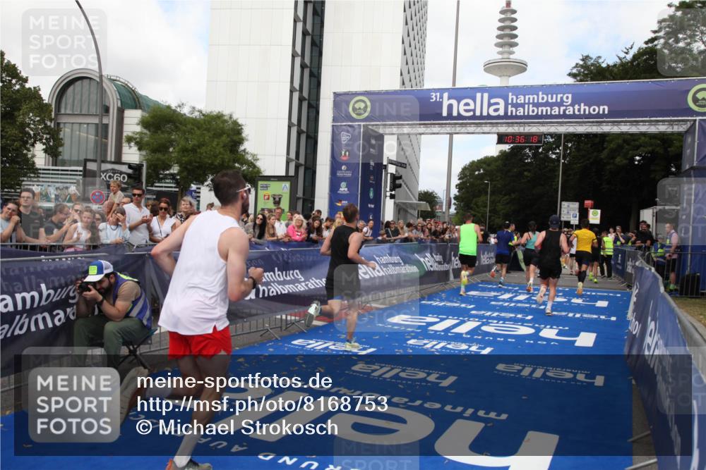29.06.2025 - hella hamburg halbmarathon Michael Strokosch http://msf.ph/oto/8168753 29.06.2025 10:36:17 Ziel 2774, 6032, 6829, 6990, 6993, 12447, 13991, 14601, 15115, 15348, 17078, 17329, 17691, 18600 meine-sportfotos.de