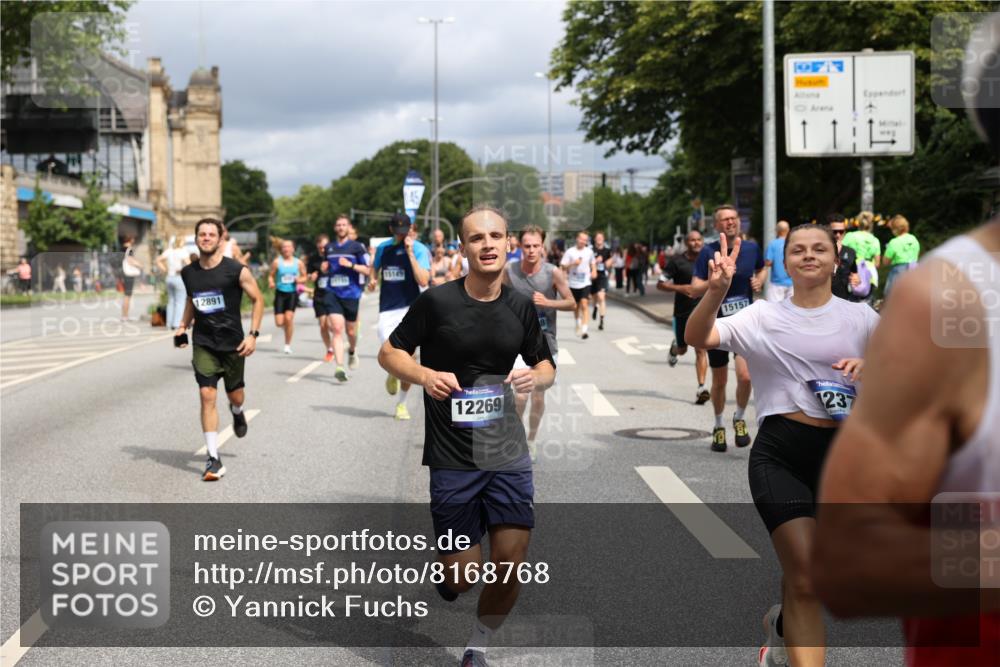 29.06.2025 - hella hamburg halbmarathon Yannick Fuchs http://msf.ph/oto/8168768 29.06.2025 10:40:57 20KM 1139, 2222, 2623, 3087, 4091, 4237, 4497, 5459, 6373, 6388, 6421, 6691, 6978, 7335, 8023, 8142, 8482, 8981, 9232, 9386, 9497, 9529, 9786, 9794, 10208, 10211, 11077, 11185, 11491, 11858, 12171, 12269, 12579, 12651, 12808, 12891, 13554, 13698, 13728, 13782, 13940, 14045, 14262, 14415, 14449, 14541, 14722, 15026, 15133, 15149, 15157, 15206, 15611, 15684, 15900, 16081, 16127, 16136, 16466, 16475, 17008, 17281, 17353, 17461, 17492, 17669, 17865, 17892, 18118 meine-sportfotos.de