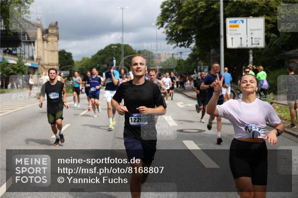 29.06.2025 - hella hamburg halbmarathon Yannick Fuchs http://msf.ph/oto/8168807 29.06.2025 10:40:57 20KM 1139, 2222, 2623, 3087, 4091, 4237, 4497, 5459, 6373, 6388, 6421, 6691, 6978, 7335, 8023, 8142, 8482, 8981, 9232, 9386, 9497, 9529, 9786, 9794, 10208, 10211, 11077, 11185, 11491, 11858, 12171, 12269, 12579, 12651, 12808, 12891, 13554, 13698, 13728, 13782, 13940, 14045, 14262, 14415, 14449, 14541, 14722, 15026, 15133, 15149, 15157, 15206, 15611, 15684, 15900, 16081, 16127, 16136, 16466, 16475, 17008, 17281, 17353, 17461, 17492, 17669, 17865, 17892, 18118 meine-sportfotos.de