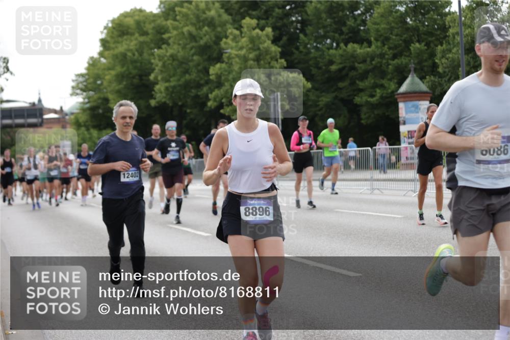 29.06.2025 - hella hamburg halbmarathon Jannik Wohlers http://msf.ph/oto/8168811 29.06.2025 10:21:15 Lombardsbrücke 1072, 1401, 1668, 2172, 2529, 3770, 3825, 3826, 4289, 4375, 4376, 4697, 4786, 5122, 5412, 5759, 5957, 6086, 6103, 6475, 6805, 7612, 7672, 8286, 8715, 8896, 9369, 9483, 9499, 9532, 10019, 10374, 10874, 12041, 12368, 12402, 12659, 13093, 13584, 13604, 13937, 14118, 14278, 15404, 15603, 15869, 16045, 17903, 17932, 18378, 18439, 18851 meine-sportfotos.de