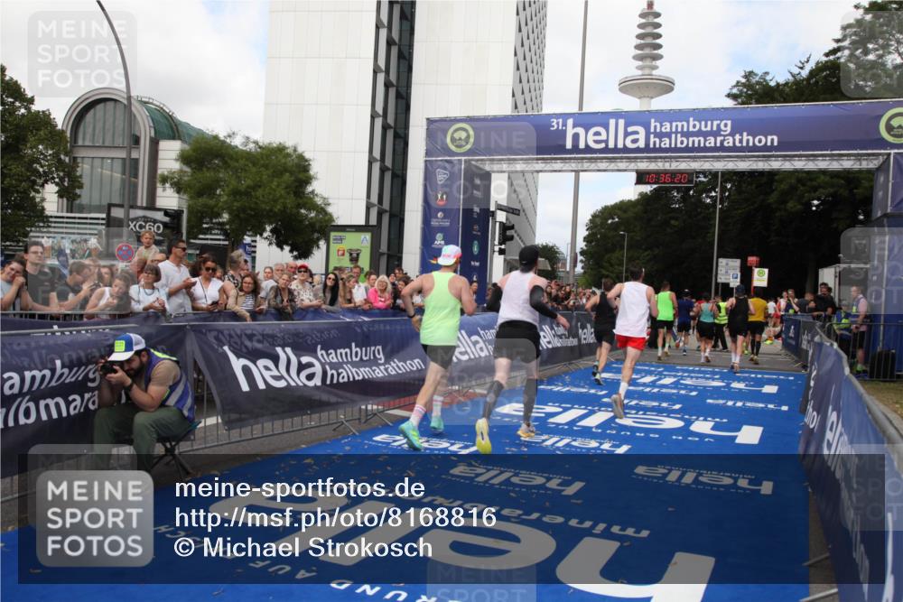 29.06.2025 - hella hamburg halbmarathon Michael Strokosch http://msf.ph/oto/8168816 29.06.2025 10:36:18 Ziel 2774, 6829, 6990, 6993, 12447, 13991, 14601, 15115, 15348, 17078, 17329, 17691, 18600 meine-sportfotos.de