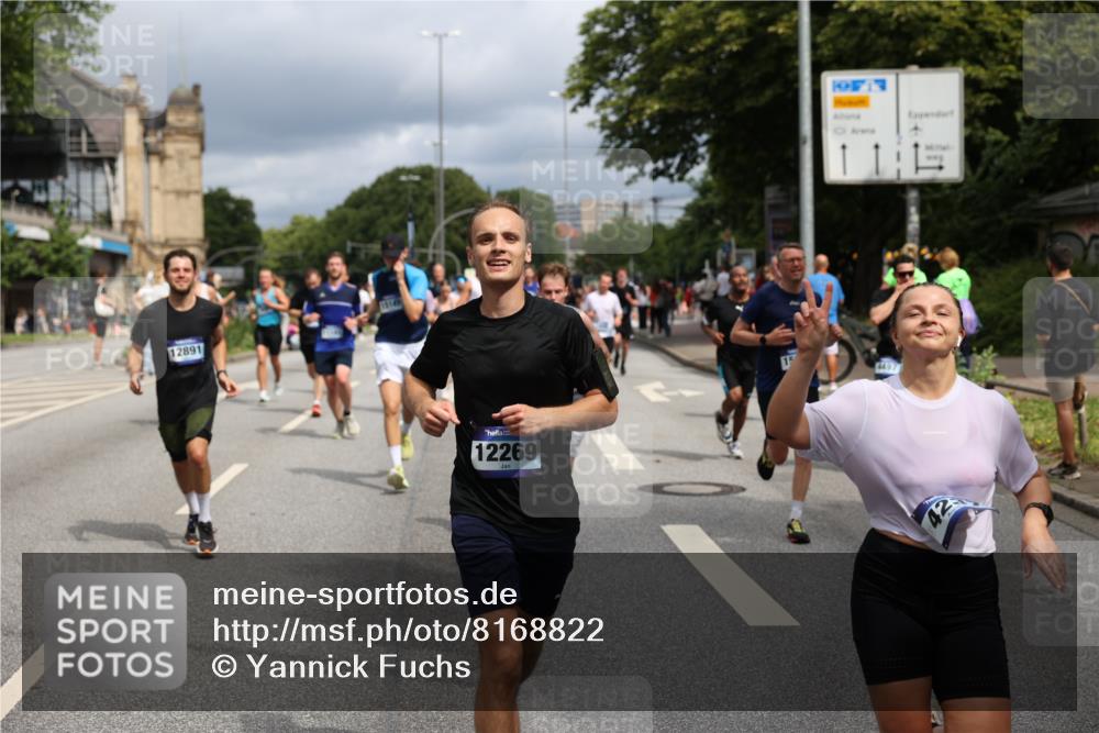 29.06.2025 - hella hamburg halbmarathon Yannick Fuchs http://msf.ph/oto/8168822 29.06.2025 10:40:57 20KM 1139, 2222, 2623, 3087, 4091, 4237, 4497, 5459, 6373, 6388, 6421, 6691, 6978, 7335, 8023, 8142, 8482, 8981, 9232, 9386, 9497, 9529, 9786, 9794, 10208, 10211, 11077, 11185, 11491, 11858, 12171, 12269, 12579, 12651, 12808, 12891, 13554, 13698, 13728, 13782, 13940, 14045, 14262, 14415, 14449, 14541, 14722, 15026, 15133, 15149, 15157, 15206, 15611, 15684, 15900, 16081, 16127, 16136, 16466, 16475, 17008, 17281, 17353, 17461, 17492, 17669, 17865, 17892, 18118 meine-sportfotos.de