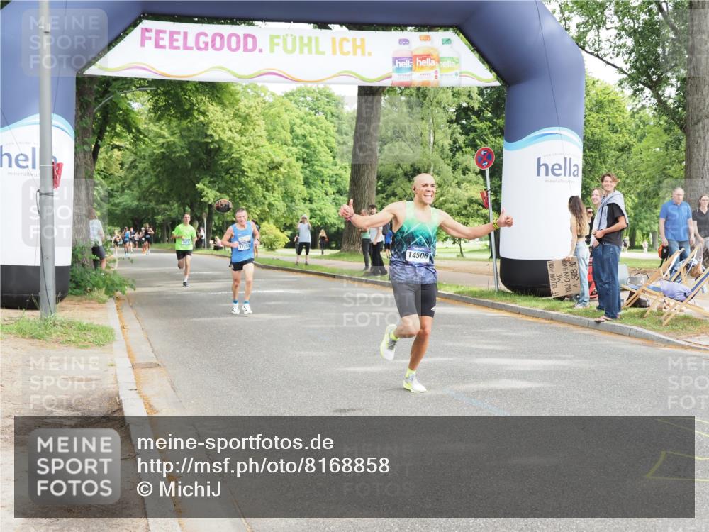29.06.2025 - hella hamburg halbmarathon MichiJ http://msf.ph/oto/8168858 29.06.2025 10:14:45 Zwischen KM18-KM19 2892, 14506, 16361, 17752 meine-sportfotos.de