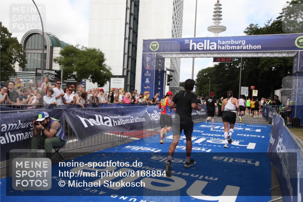29.06.2025 - hella hamburg halbmarathon Michael Strokosch http://msf.ph/oto/8168894 29.06.2025 10:36:21 Ziel 2774, 6829, 6993, 12051, 13991, 14601, 15115, 15348, 16158, 17192, 17329 meine-sportfotos.de