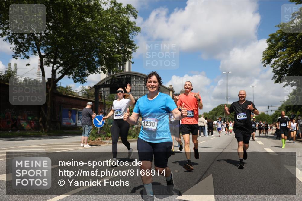 29.06.2025 - hella hamburg halbmarathon Yannick Fuchs http://msf.ph/oto/8168914 29.06.2025 11:38:00 20KM 1230, 1291, 1314, 2173, 2550, 2576, 3524, 3896, 4139, 4329, 4752, 5139, 5707, 5735, 5901, 6137, 6250, 6344, 6379, 6673, 6995, 7956, 8582, 8984, 9009, 9470, 9811, 9937, 9946, 10269, 11421, 11664, 12010, 12298, 12318, 12409, 12660, 12661, 13495, 13715, 13957, 15101, 15345, 15536, 16002, 16306, 16390, 16449, 16450, 16560, 16577, 17139, 18332, 18400, 18401, 18482, 18674, 18872, 18888 meine-sportfotos.de